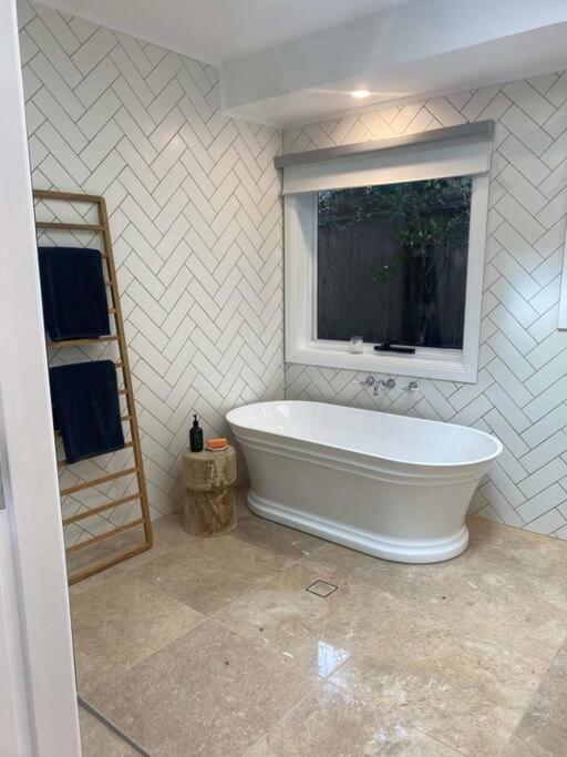 Sunnyside Luxurious 4Br Art Villa, Fireplace, Village 2Mins 웬트워스폴스 외부 사진